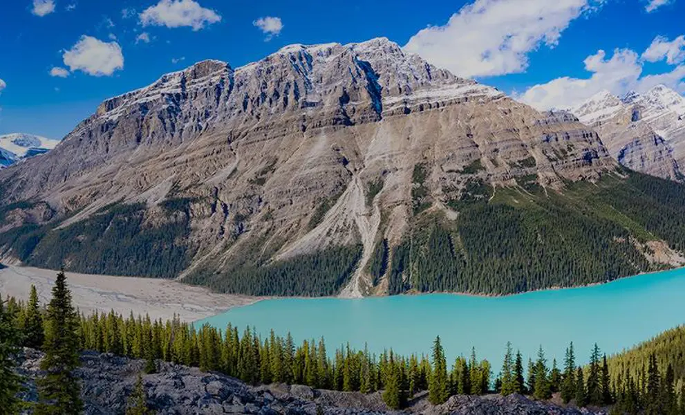Discover the Canadian Rockies mountain range and lakes on Just You Canada tours