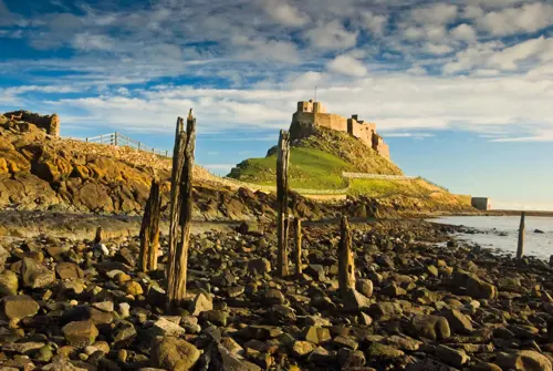 lindisfarne island northumberland coastal path walking