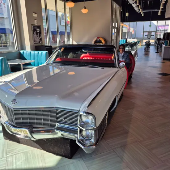TS_HNUTN_Diner_Car.jpg