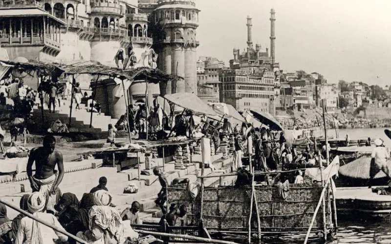 2-then-now-india-nepal-mobile.jpg
