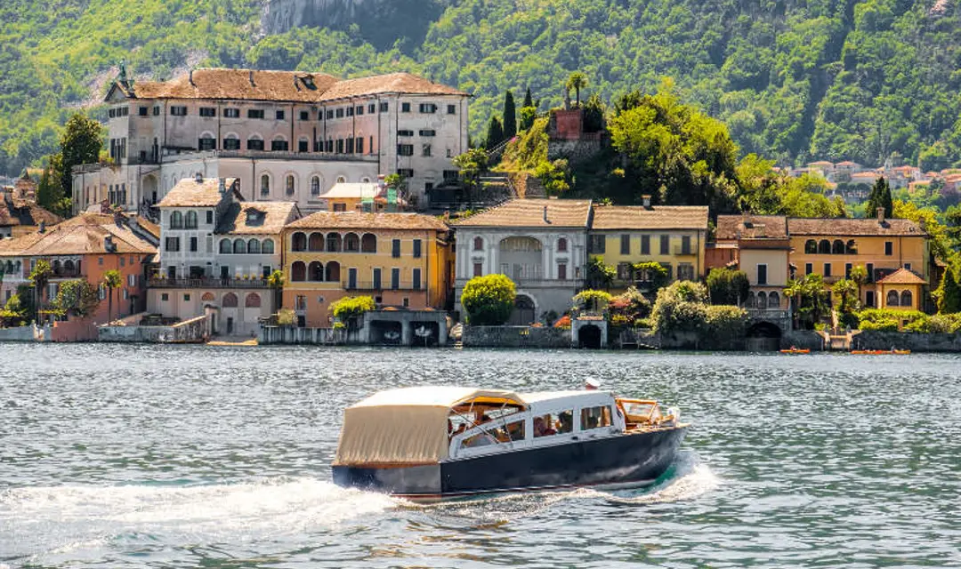 Italian lakes boat trip to San Giulio island